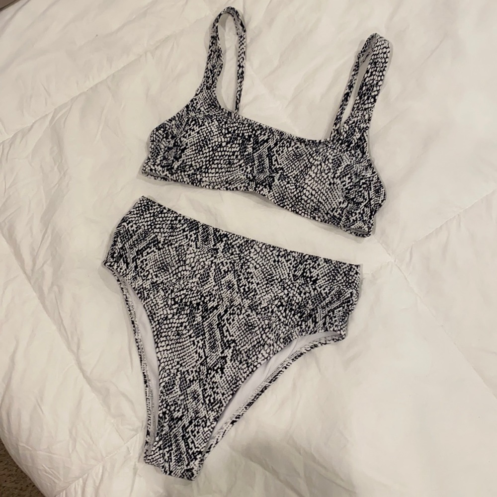Snake print black and white bikini